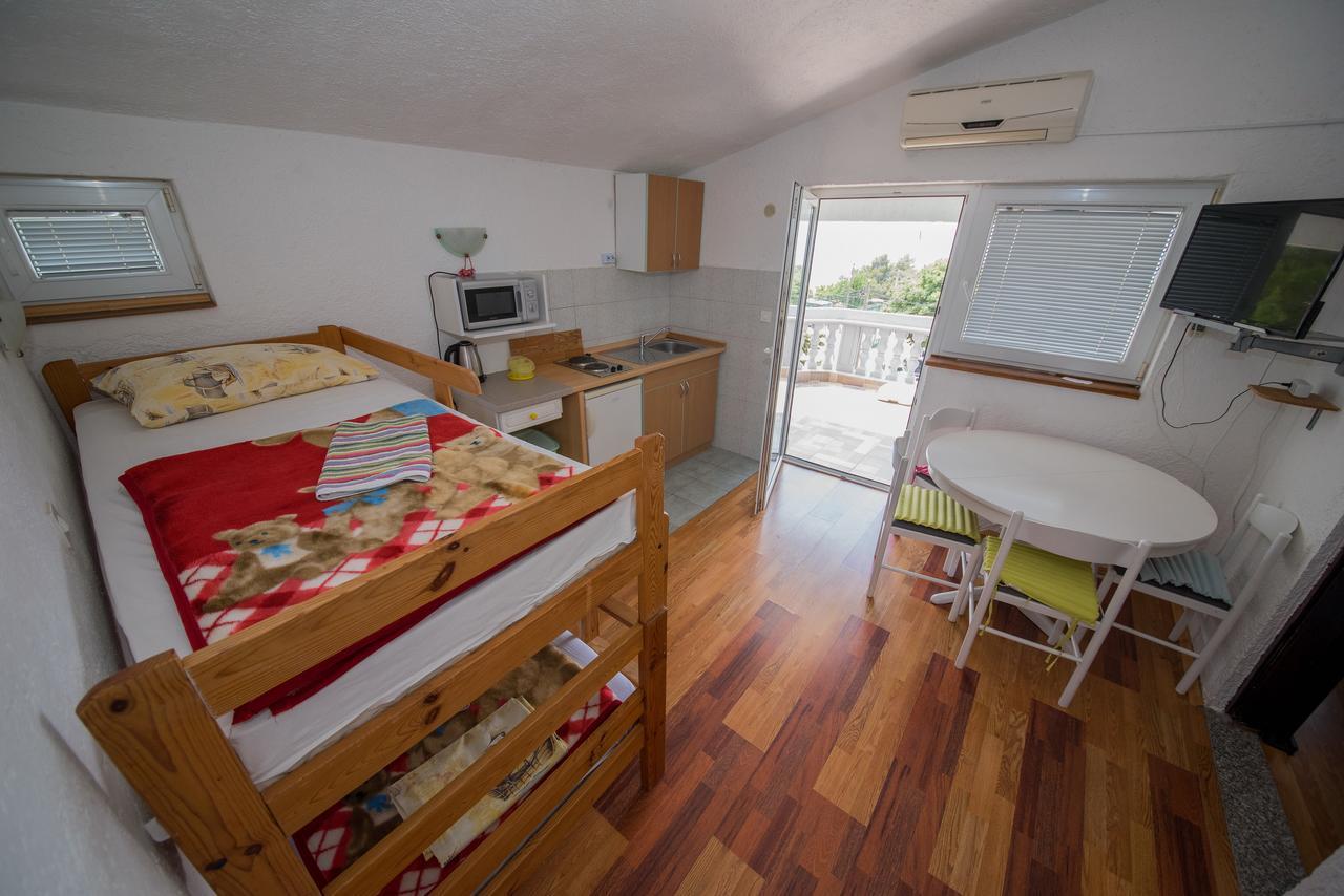 Apartment Busljeta Starigrad Paklenica Esterno foto